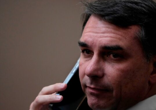Brazil’s Flavio Bolsonaro meets with Trump amid troubled presidential bid