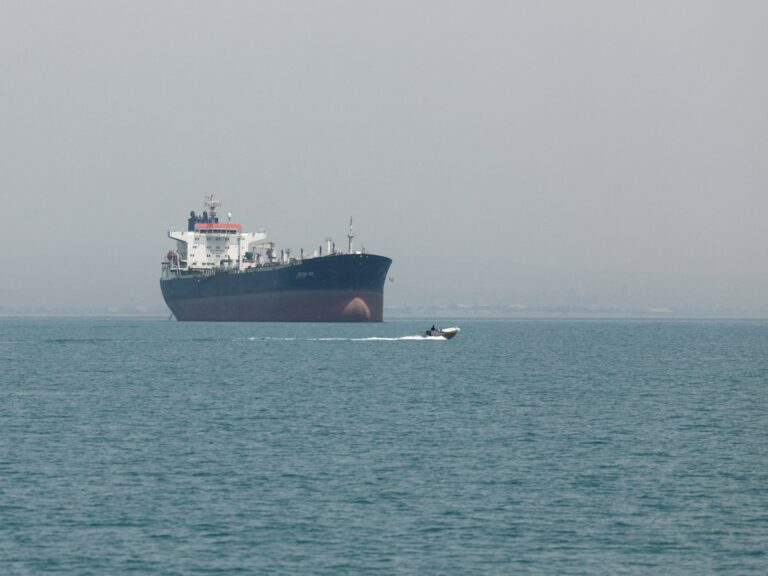 Oil prices fall amid mixed signals on US-Iran peace deal