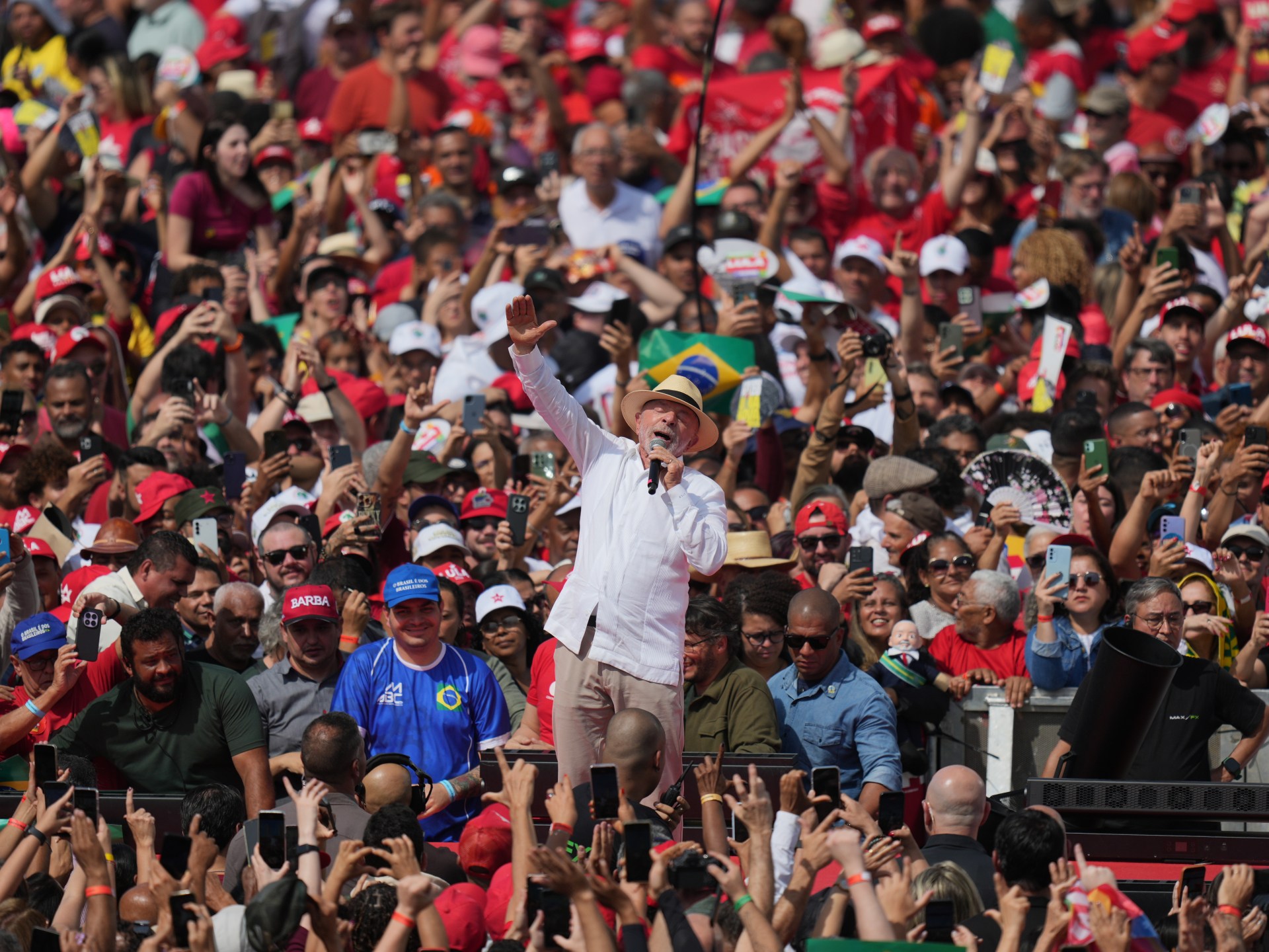 Brazil: Lula, Bolsonaro return to strongholds to launch runs for president